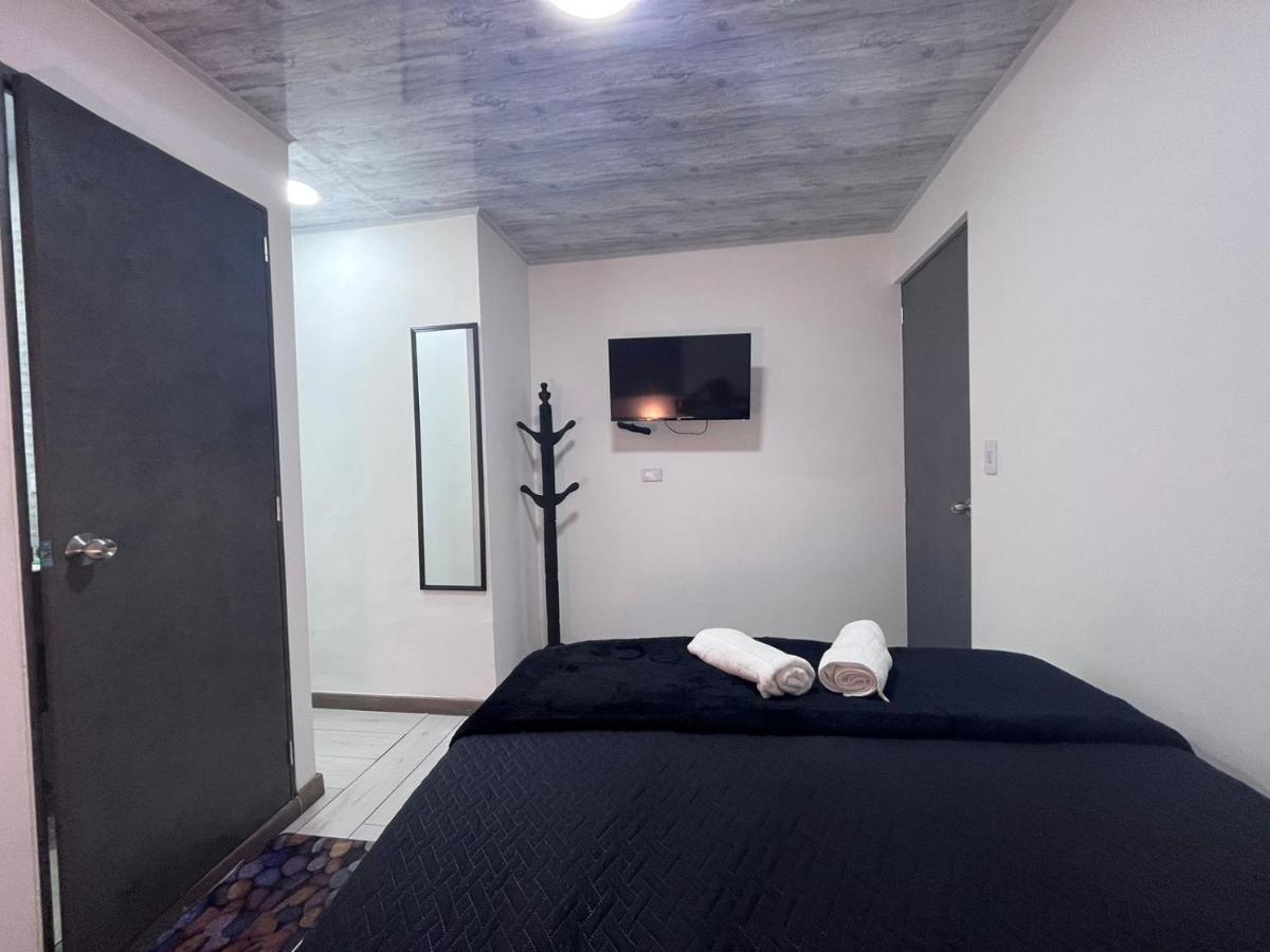 Edificio Santamarta Medellin Hotel ภายนอก รูปภาพ