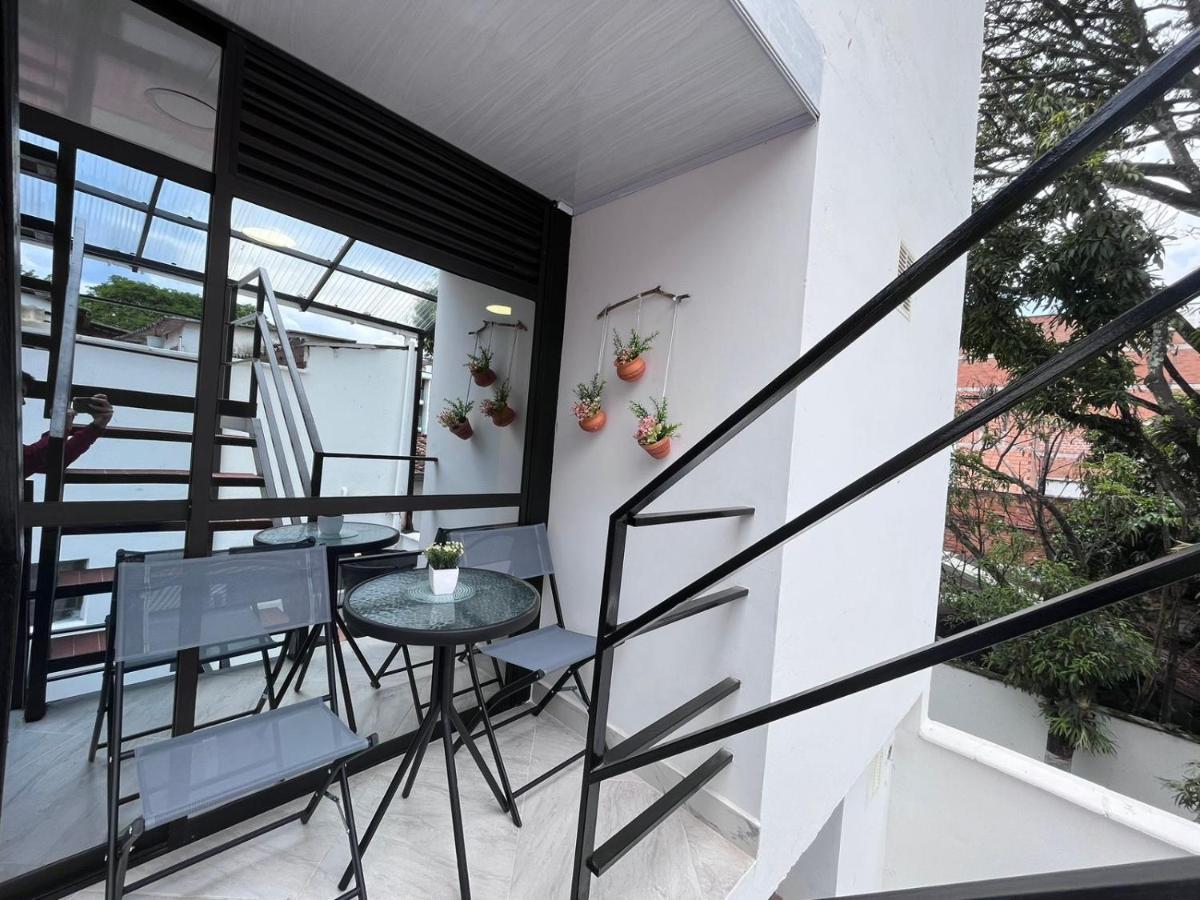 Edificio Santamarta Medellin Hotel ภายนอก รูปภาพ